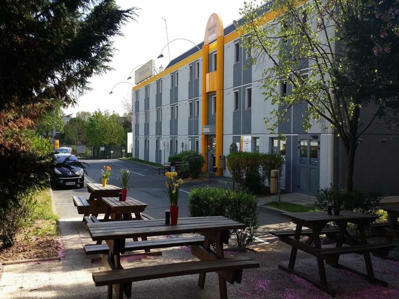 Premiere Classe Montreuil Экстерьер фото The hostel in 2014