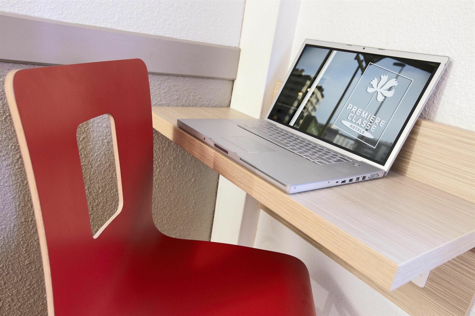 Premiere Classe Montreuil Экстерьер фото A Dell Studio 17